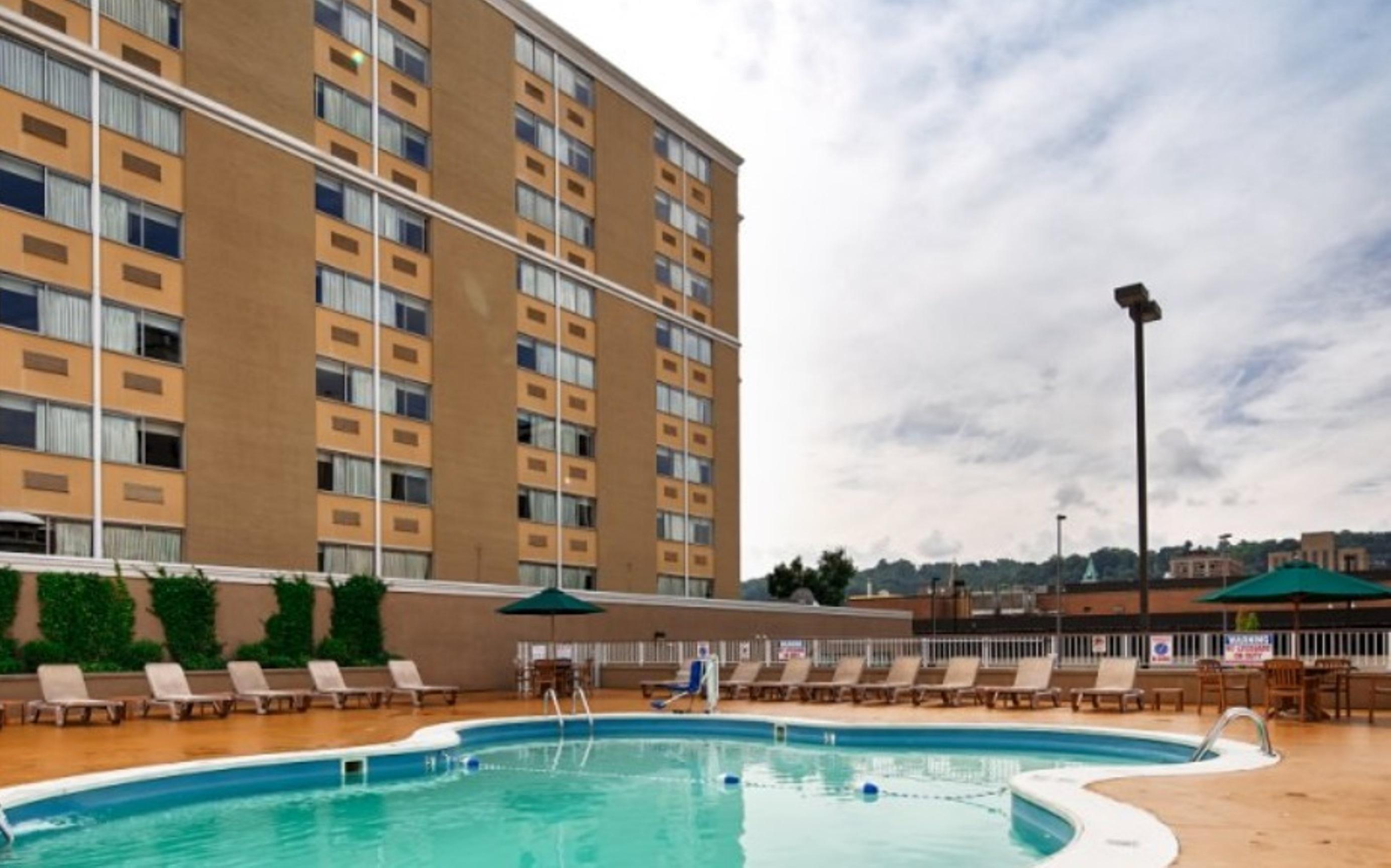 Quality Inn & Suites Charleston - Civic Center Ngoại thất bức ảnh