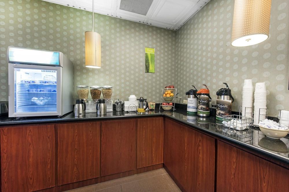 Quality Inn & Suites Charleston - Civic Center Ngoại thất bức ảnh