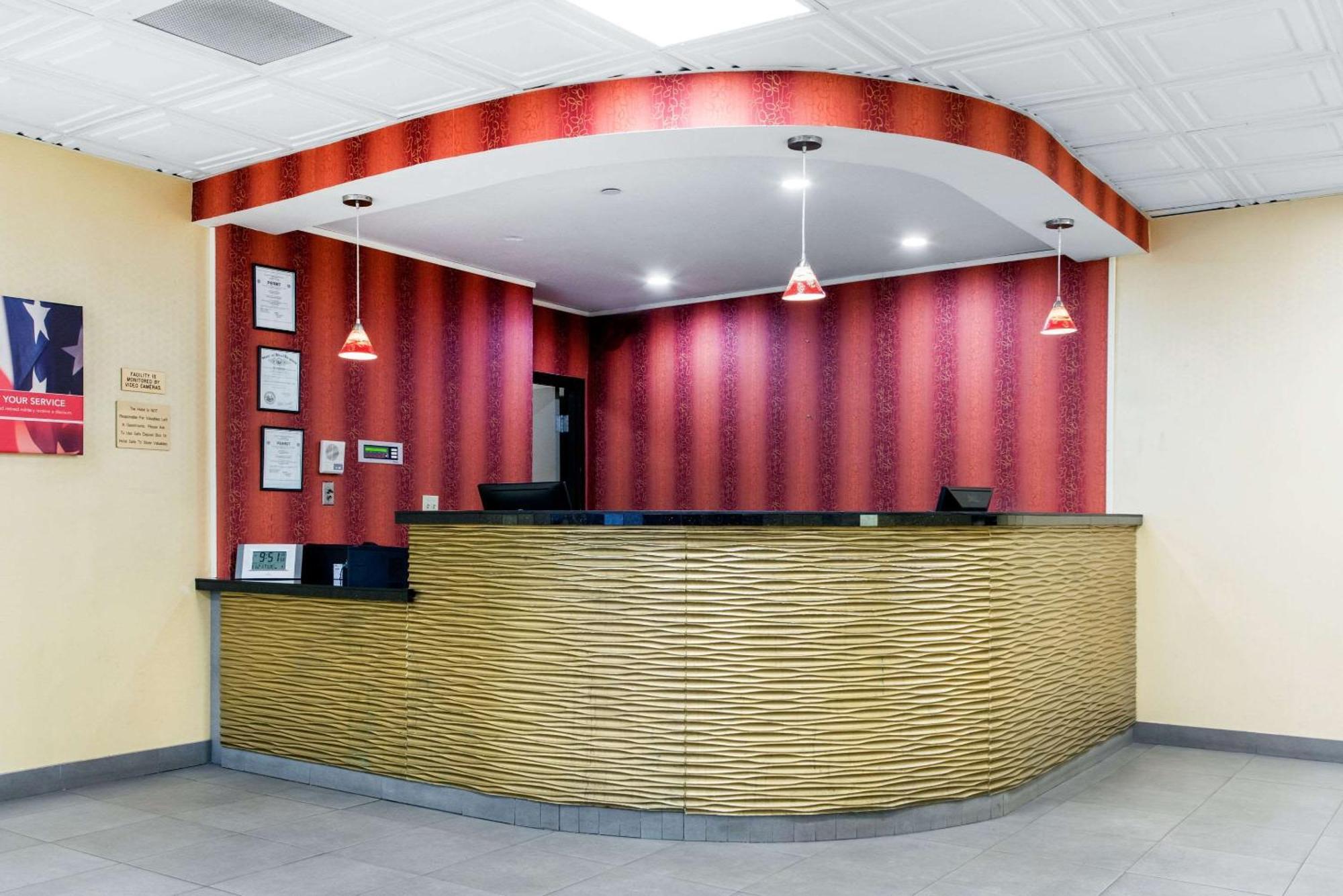 Quality Inn & Suites Charleston - Civic Center Ngoại thất bức ảnh