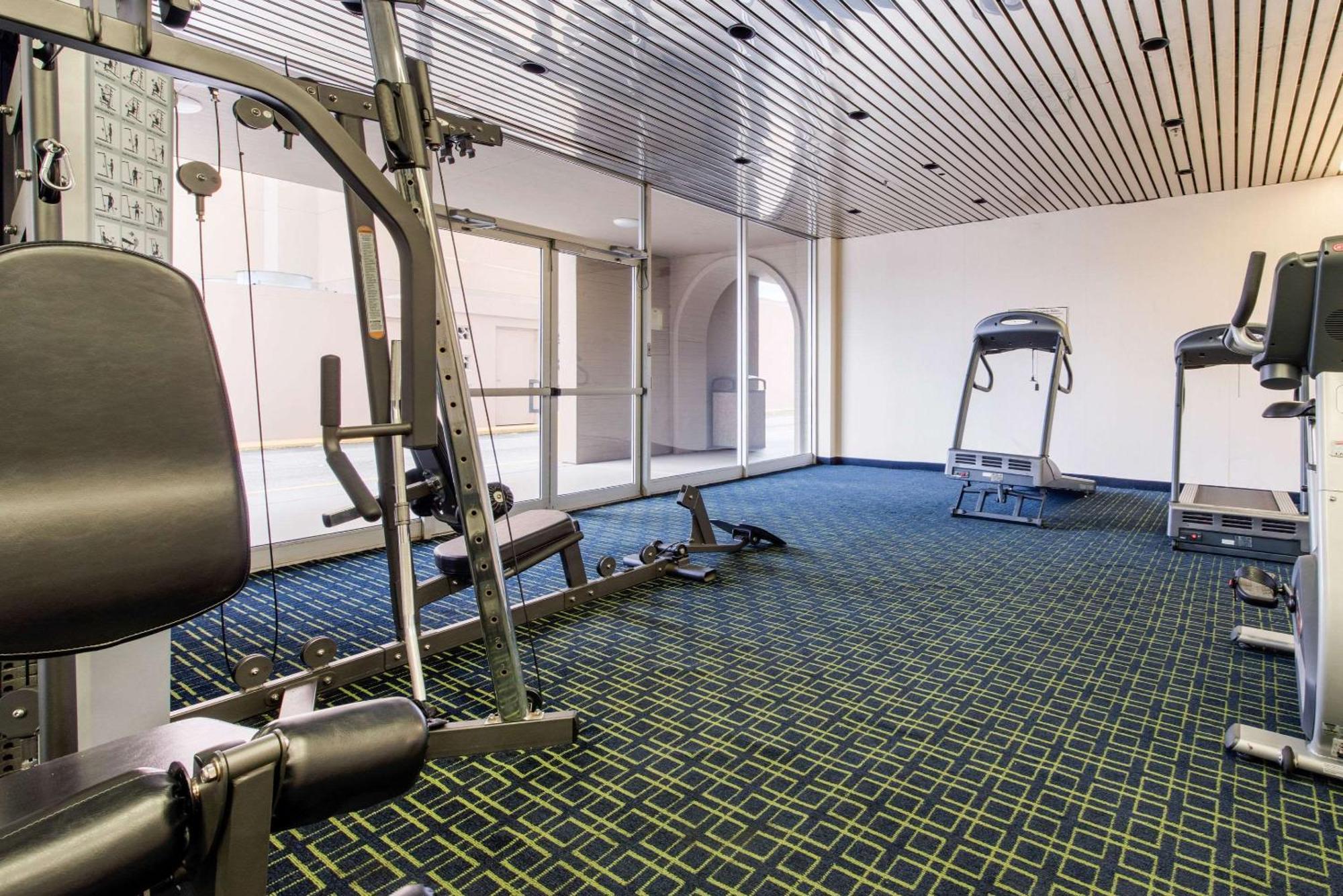 Quality Inn & Suites Charleston - Civic Center Ngoại thất bức ảnh