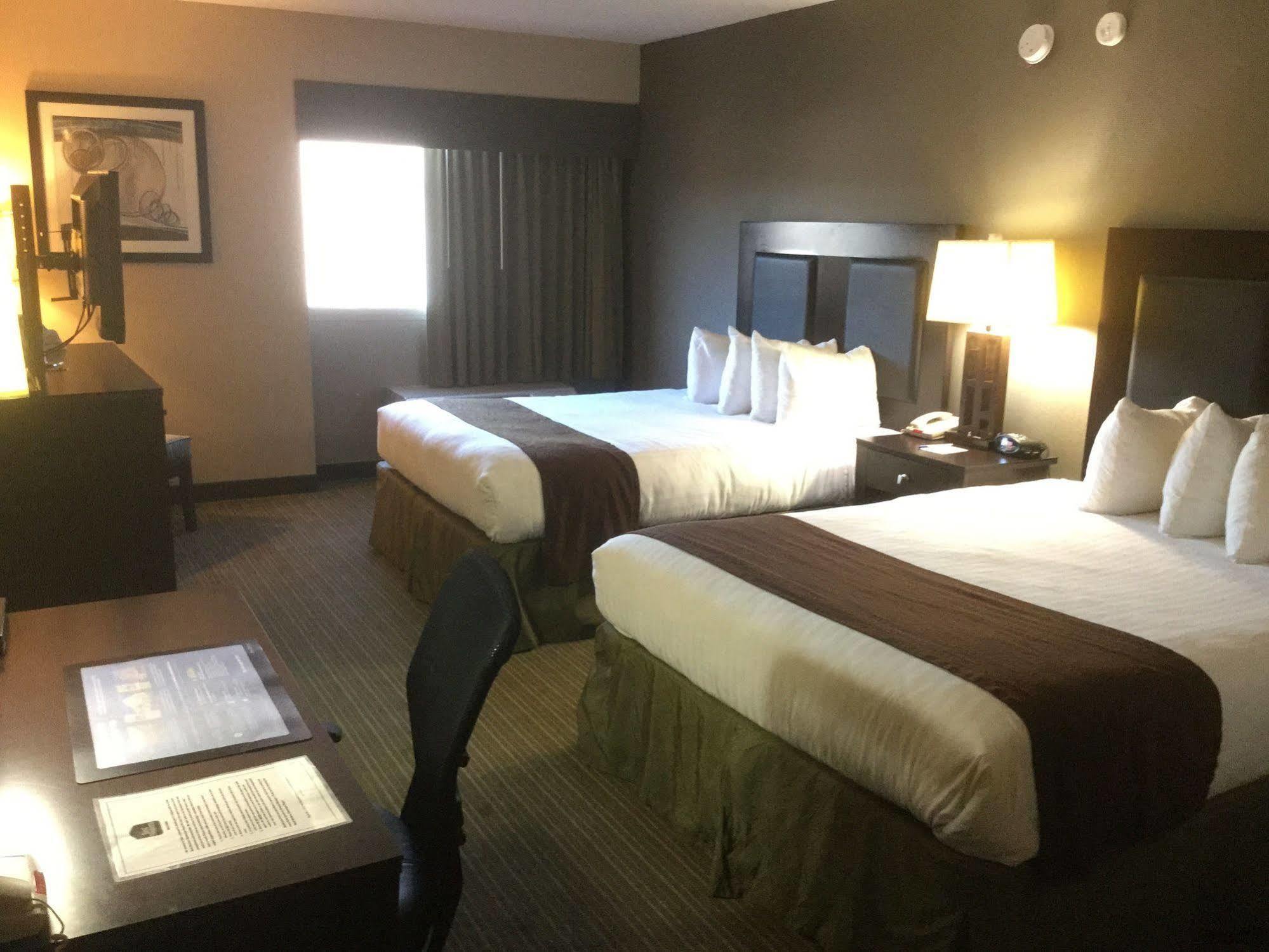 Quality Inn & Suites Charleston - Civic Center Ngoại thất bức ảnh