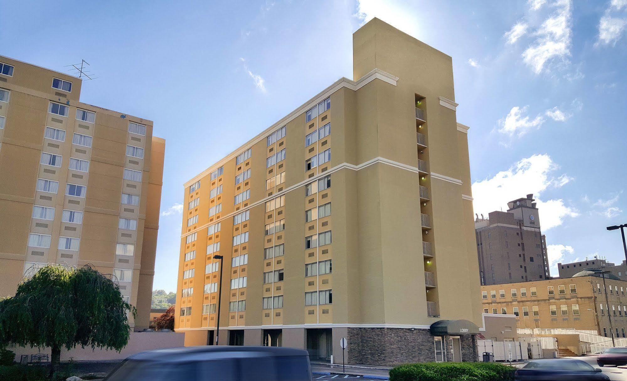 Quality Inn & Suites Charleston - Civic Center Ngoại thất bức ảnh
